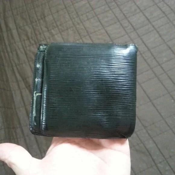 Vintage LV Louis Vuitton Epi Leather Wallet Bifold Unisex Women's Men's - Picture 2 of 14